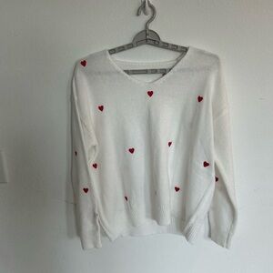 Women’s White Long Sleeve Sweater with Red Hearts❤️

Size XXL